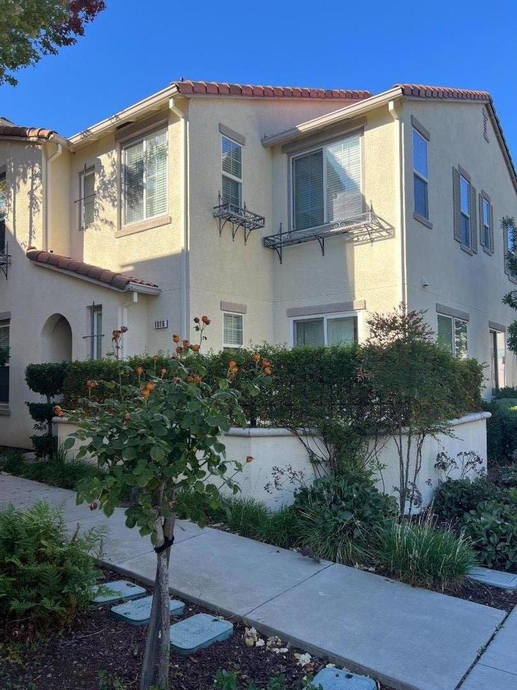 Photo of 1016 Sallie Lane, Tracy, CA 95376 (MLS # ML82026866)