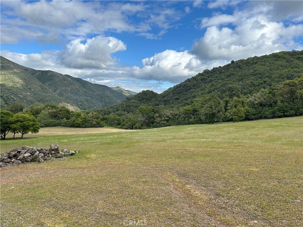 listing image 130729904299833969357