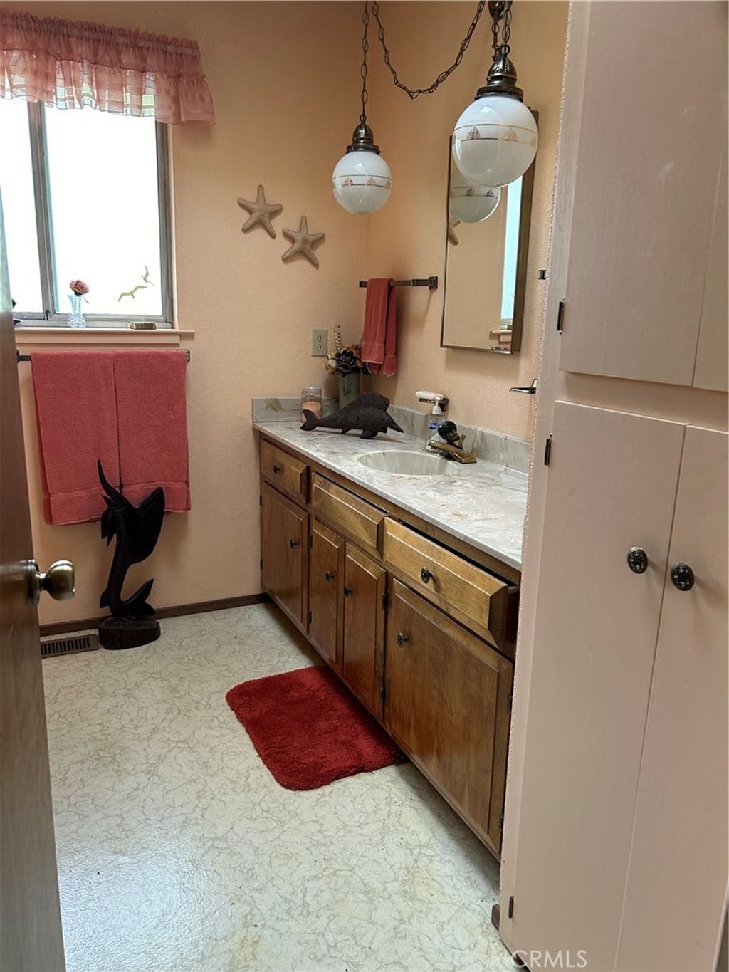 listing image 130726859158264032781