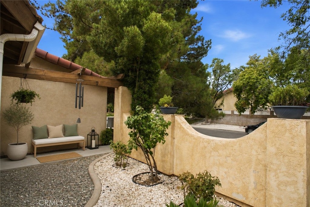 43836 Emile Zola Street