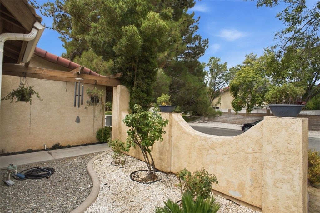 43836 Emile Zola Street