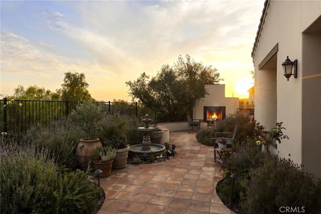 Photo of 19 Calle Estilo Nuevo, San Clemente, CA 92673 (MLS # OC26105201)