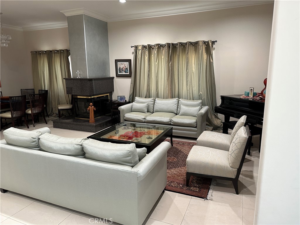 4377 Saltillo Street