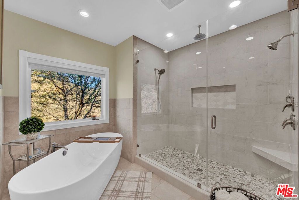 listing image 130722819570067263191