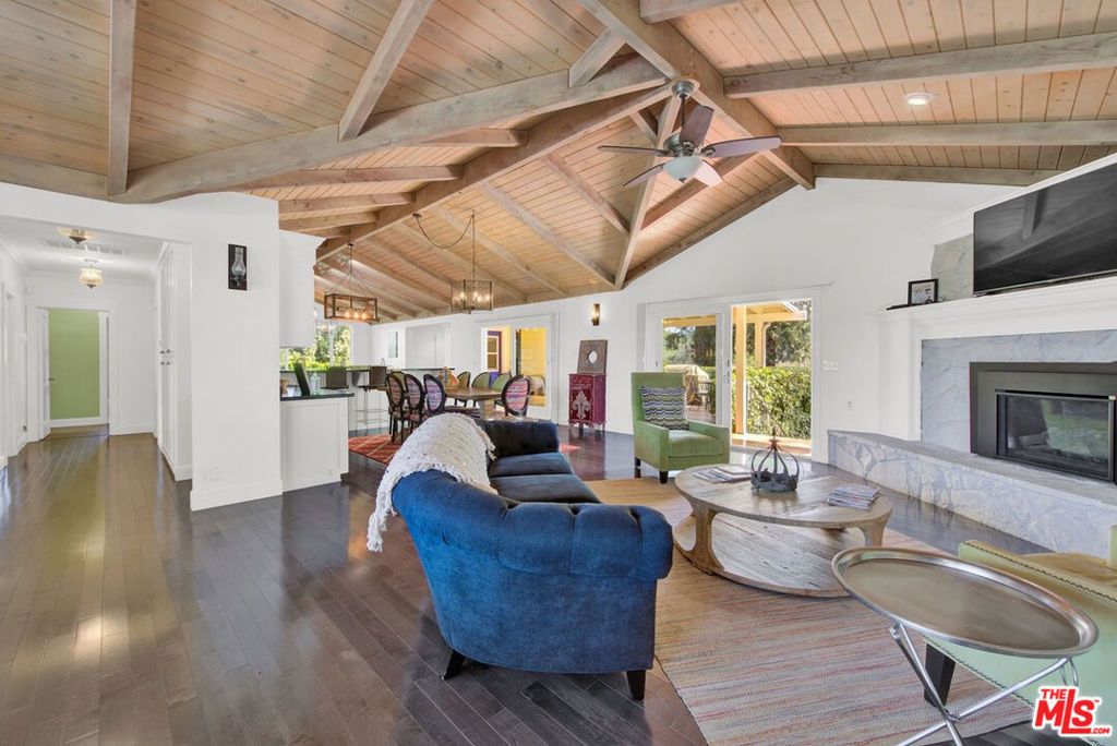 listing image 130721521924235057915