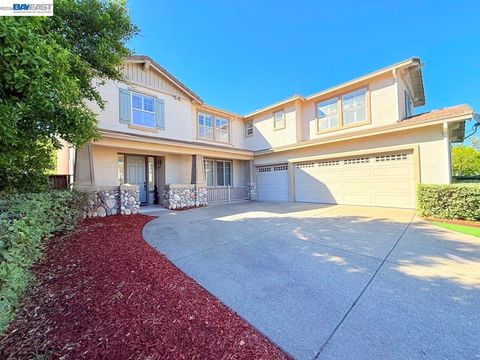 Photo of 3329 Lair Way Way, Antioch, CA 94531 (MLS # 41130410)