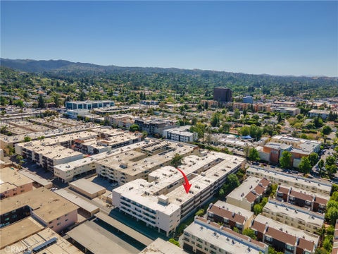 Tiny photo for 5412 Lindley Avenue #108, Encino, CA 91316 (MLS # BB26157871)