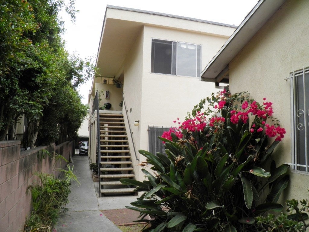 Photo of 1908 11th Street, Santa Monica, CA 90404 (MLS # 26997427)