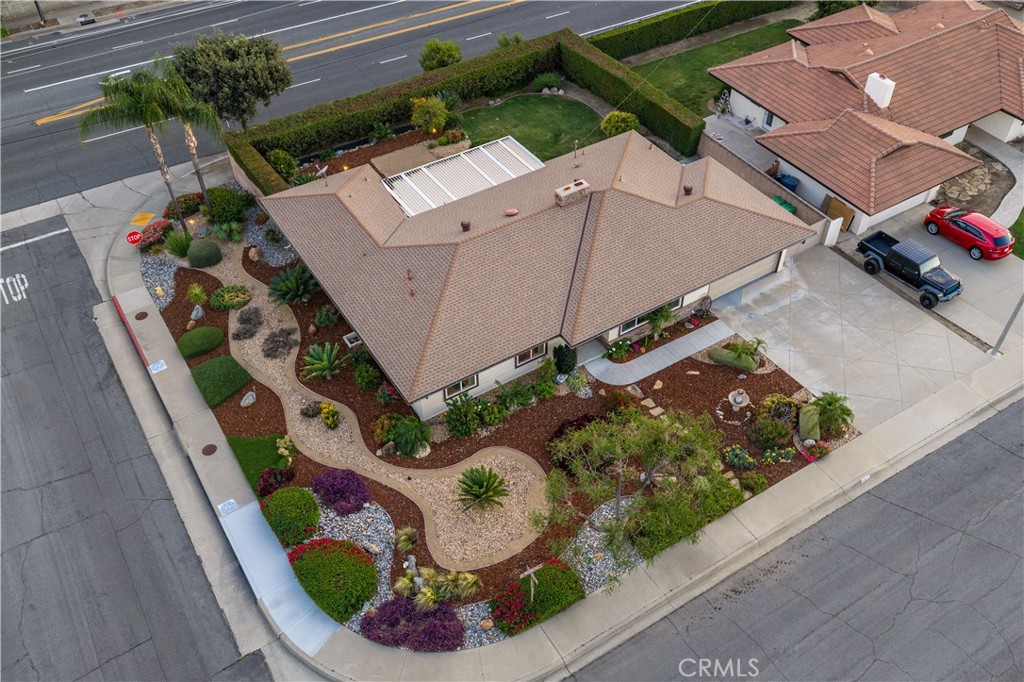 102 W Monterrey Drive