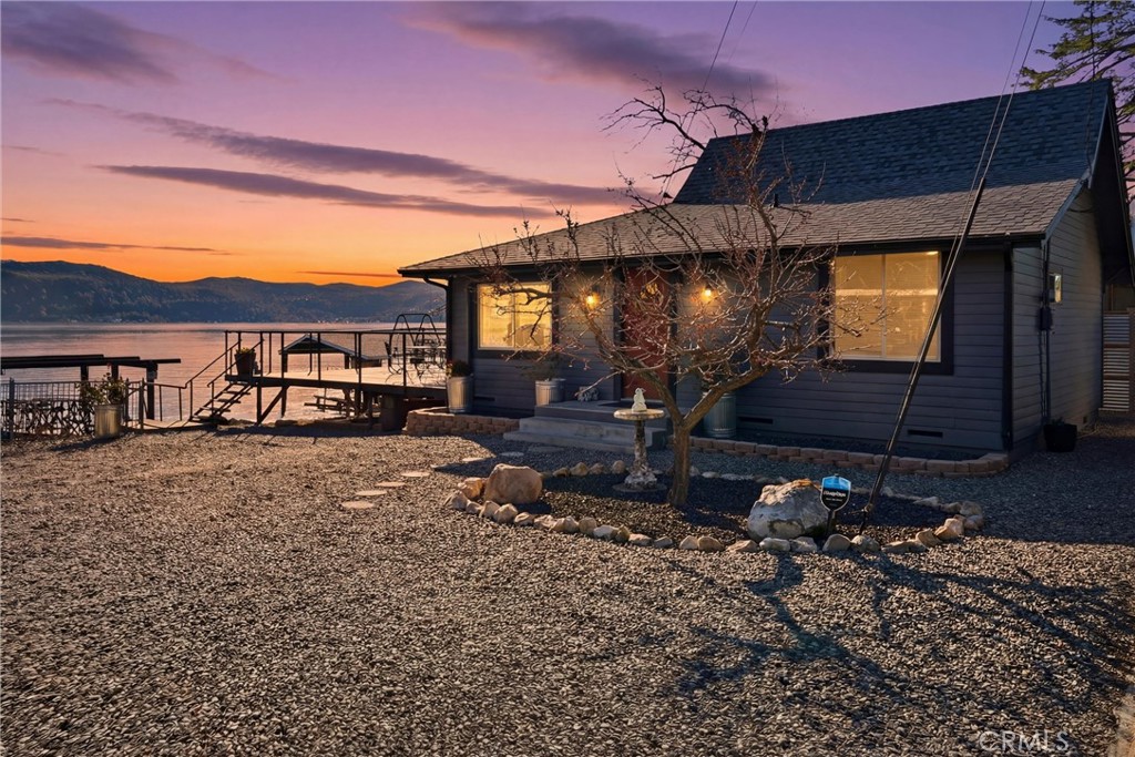 13379 Lakeshore Drive