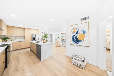 Photo of 1550 N Laurel Avenue N #203, Los Angeles, CA 90046 (MLS # WS25262410)