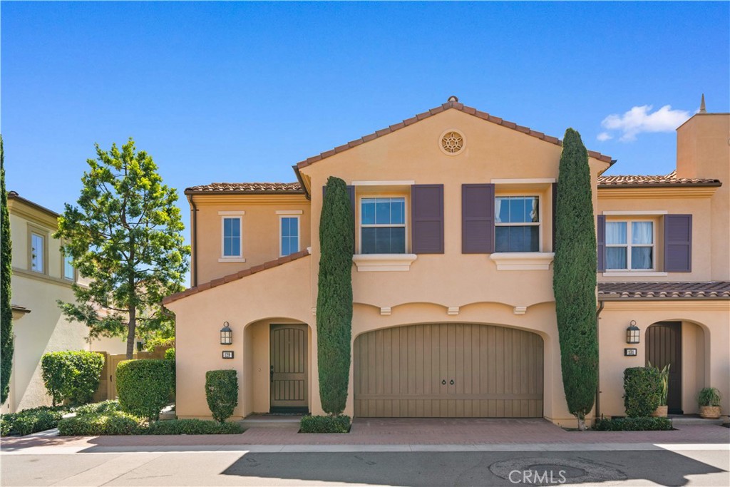 Welcome to this stunning home in the highly sought-after Stonegate community! This residence features 3 spacious bedrooms and 2.5 beautifully upgraded bathrooms. Step inside to a grand front entry with soaring 20-foot ceilings and an elegant staircase leading to the second floor. The open-concept main level offers a spacious living room, dining area, and gourmet kitchen with granite countertops, upgraded cabinetry, and stainless steel appliances. Upstairs, you’ll find two generous secondary bedrooms and a luxurious primary suite with a walk-in closet and spa-inspired bathroom, complete with a soaking tub and separate walk-in shower. Recessed lighting and abundant natural light create a warm and inviting atmosphere throughout. The private backyard is perfect for entertaining, featuring a large patio surrounded by lush flowers, vines, and mature trees.
Residents of Stonegate enjoy resort-style amenities including 7 parks, 4 sparkling pools, and multiple sports courts. The home is ideally located within walking distance of the award-winning Stonegate Elementary School, Jeffrey Open Space Trail, and Woodbury Town Center, with easy access to the 5 Freeway for commuting.