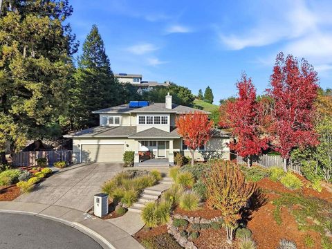 Photo of 4 Corte Santa Clara, Moraga, CA 94556 (MLS # 41120407)