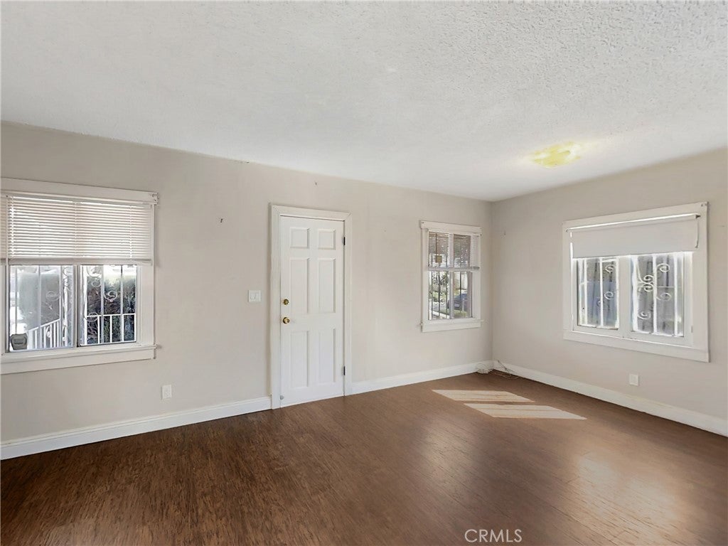 240 N Avenue 49