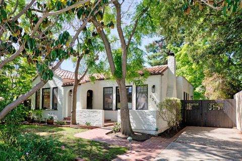 Photo of 2330 Emerson Street, Palo Alto, CA 94301 (MLS # ML82045214)