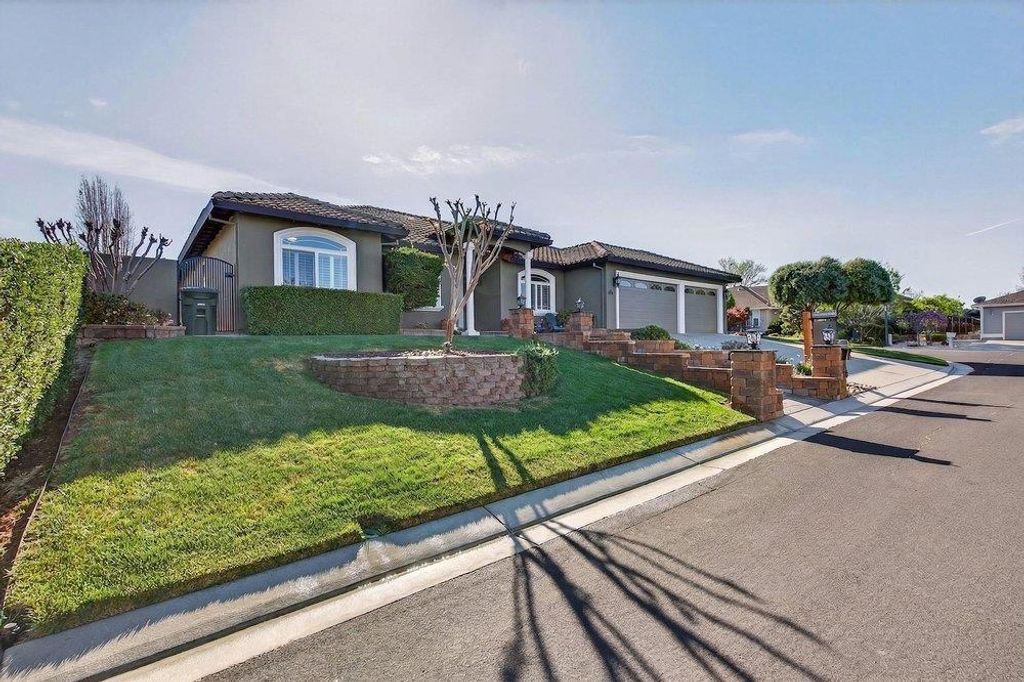 Photo of 160 Dan Drive, Hollister, CA 95023 (MLS # ML82040677)