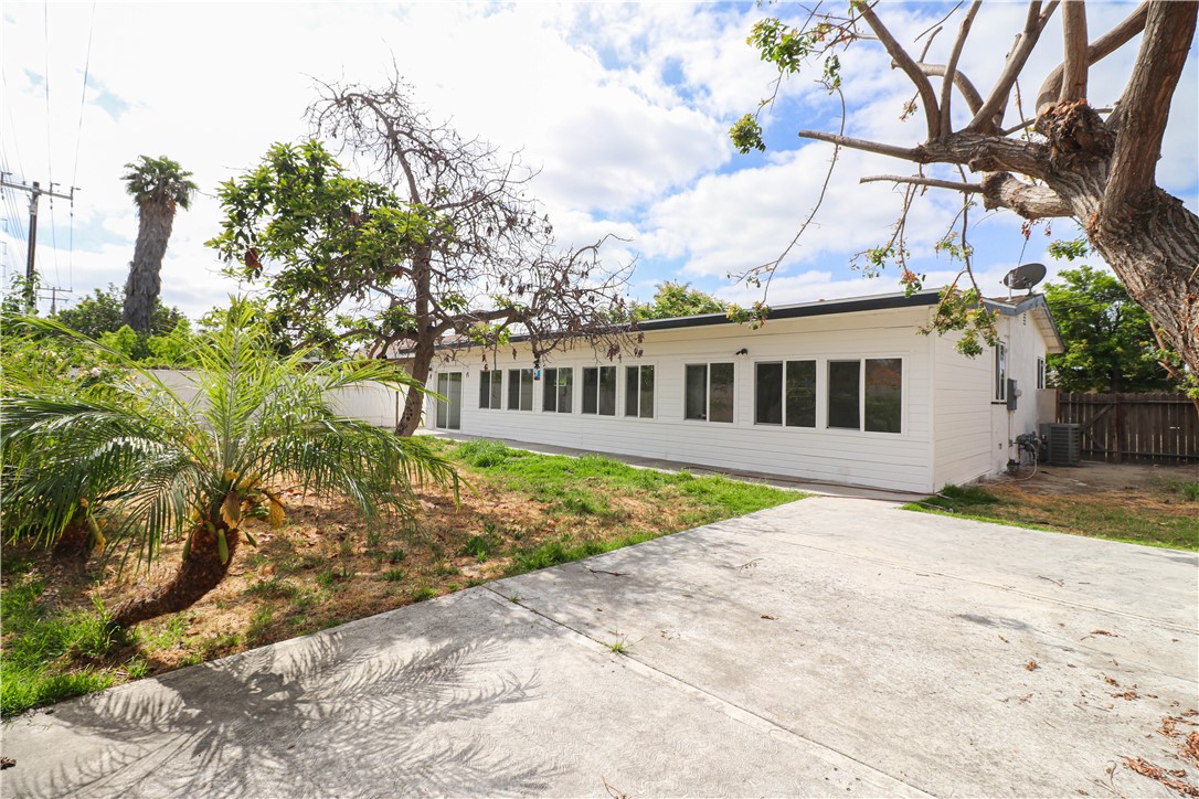 1419 W Laster Avenue