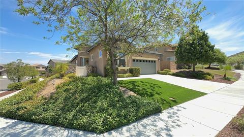 Photo of 38122 Summer Ridge Dr, Murrieta, CA 92563 (MLS # IV26084959)