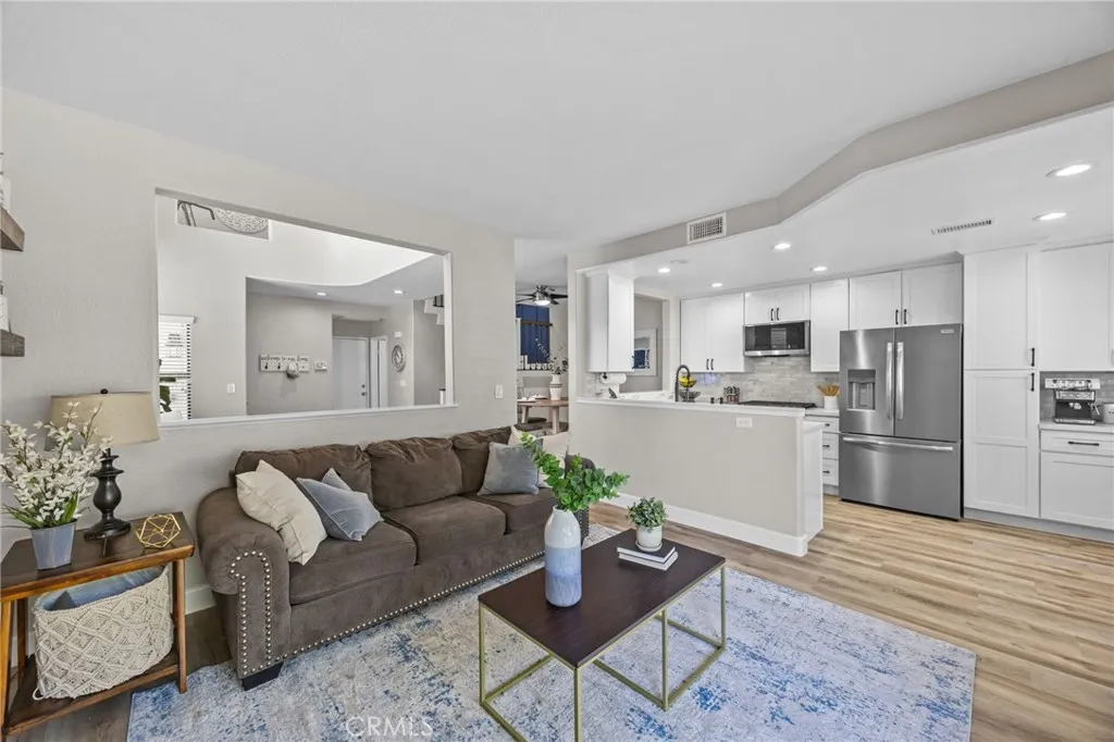 Corona, California 92882, United States, 3 Bedrooms Bedrooms, ,3 BathroomsBathrooms,Residential,Active,196867