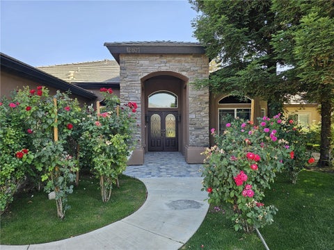 Photo of 12807 Montbatten Pl PL, Bakersfield, CA 93312 (MLS # DW26205008)
