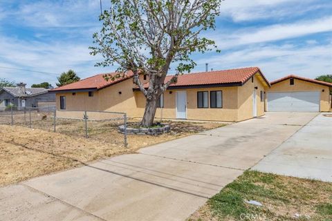 Photo of 43324 45th Street W, Lancaster, CA 93536 (MLS # SR26025085)