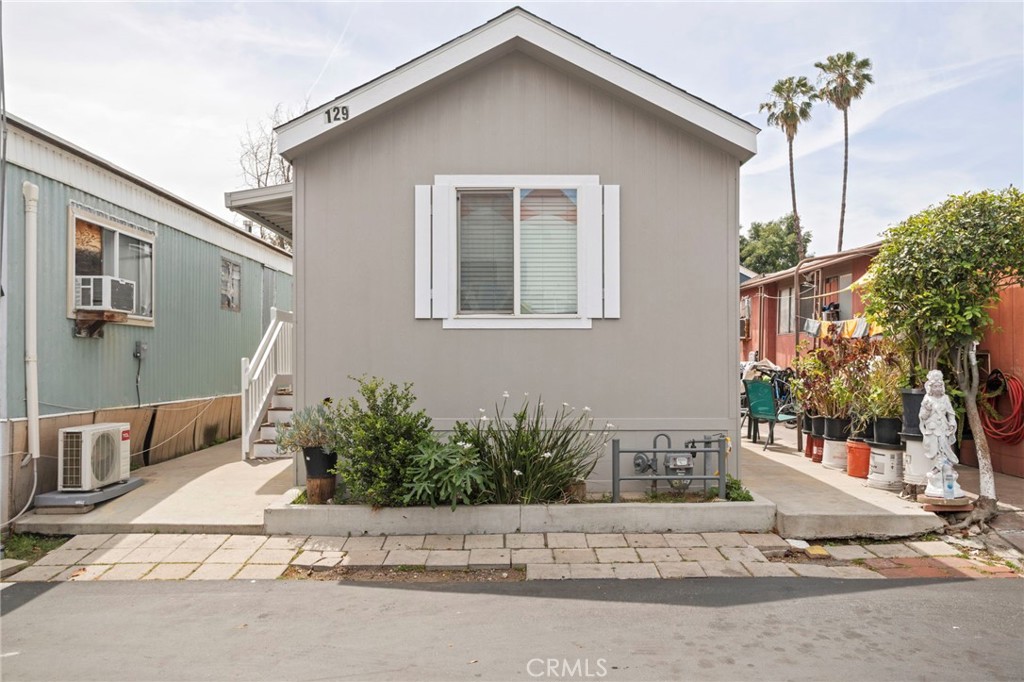 7650 Balboa Boulevard 129