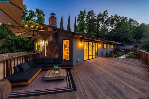 Photo of 3336 Oak Ct Ct, Lafayette, CA 94549 (MLS # 41133936)