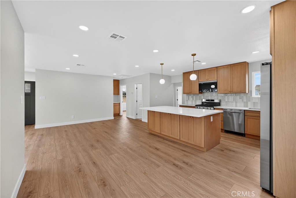 2708 Yearling Street