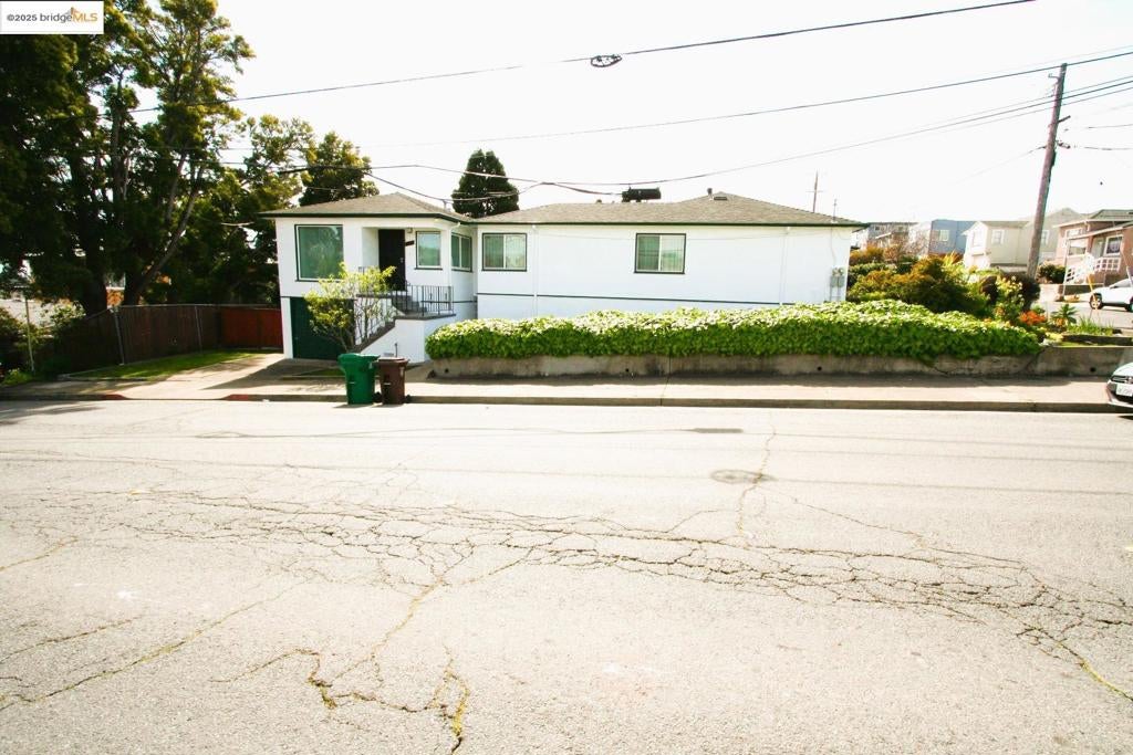 5312 Sacramento Ave