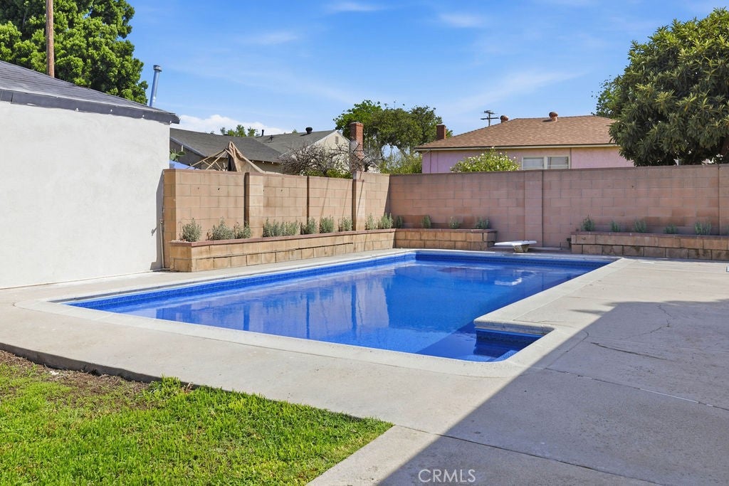 11237 Rincon