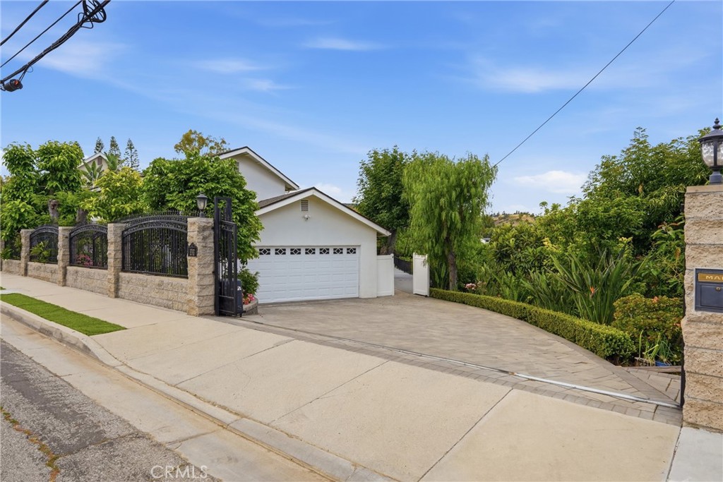 Encino, California, 91316, United States, 3 Bedrooms Bedrooms, ,3 BathroomsBathrooms,Residential,Active,2043429