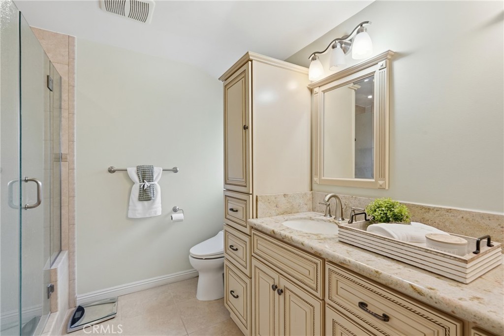 Encino, California, 91316, United States, 3 Bedrooms Bedrooms, ,3 BathroomsBathrooms,Residential,Active,2043429