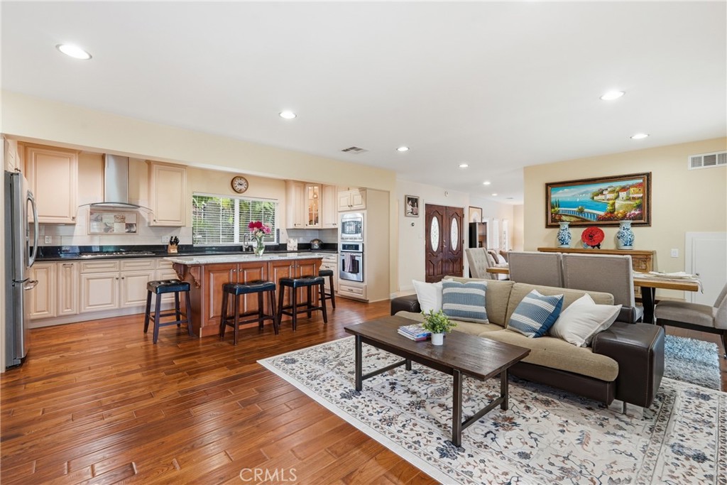 Encino, California, 91316, United States, 3 Bedrooms Bedrooms, ,3 BathroomsBathrooms,Residential,Active,2043429