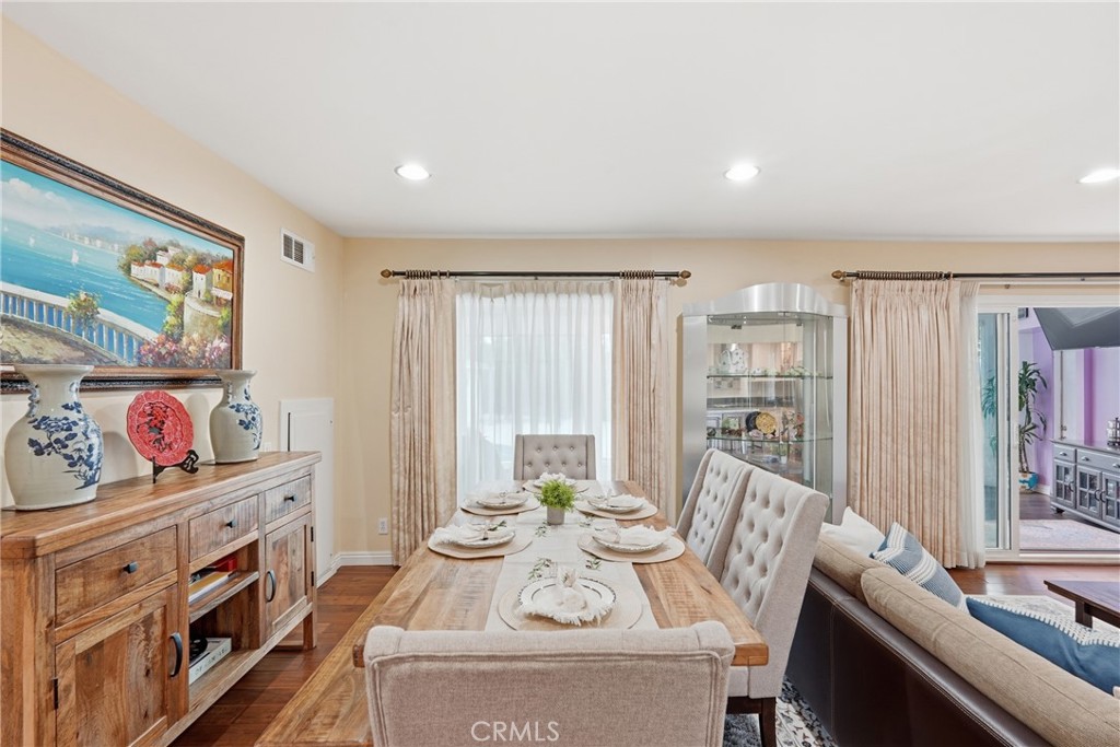 Encino, California, 91316, United States, 3 Bedrooms Bedrooms, ,3 BathroomsBathrooms,Residential,Active,2043429