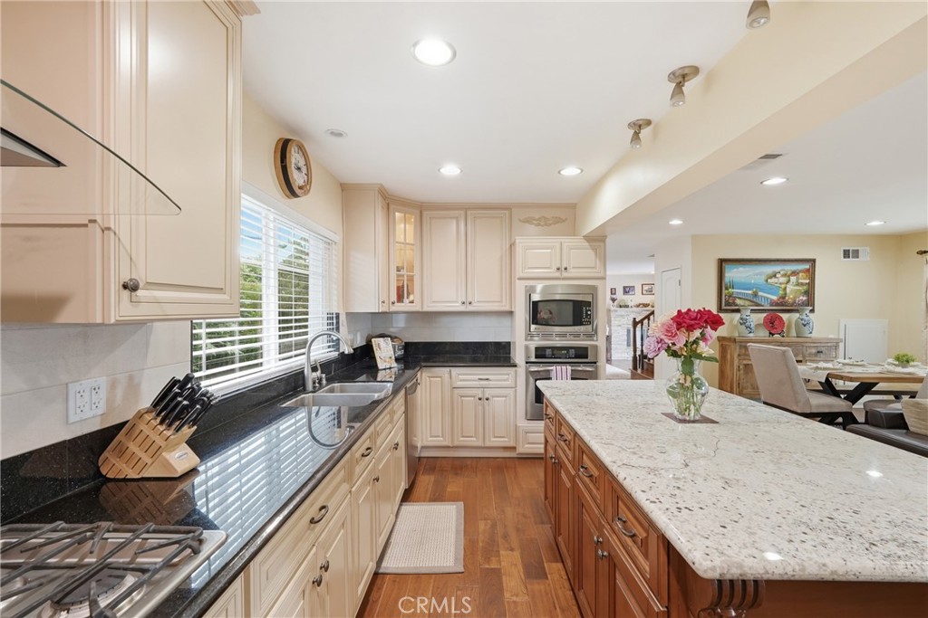 Encino, California, 91316, United States, 3 Bedrooms Bedrooms, ,3 BathroomsBathrooms,Residential,Active,2043429