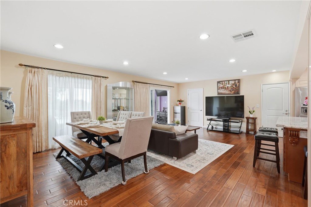 Encino, California, 91316, United States, 3 Bedrooms Bedrooms, ,3 BathroomsBathrooms,Residential,Active,2043429