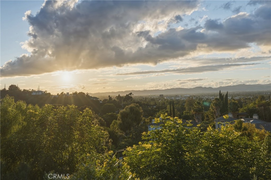 Encino, California, 91316, United States, 3 Bedrooms Bedrooms, ,3 BathroomsBathrooms,Residential,Active,2043429