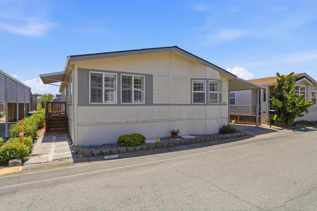1225 Vienna Drive 205