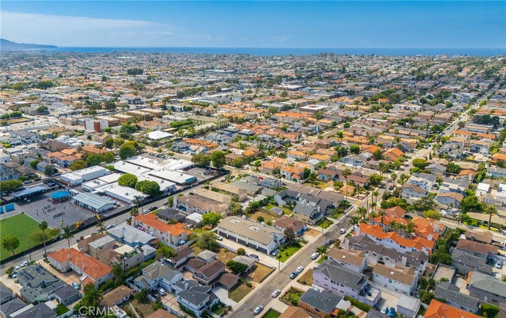 2412 Voorhees
