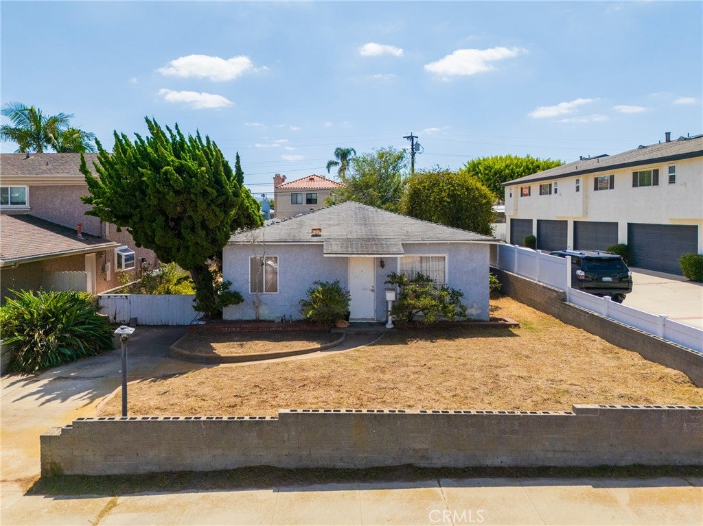 2412 Voorhees