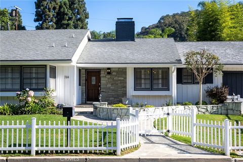 Photo of 784 Lockearn St, Brentwood, CA 90049 (MLS # SB25227201)