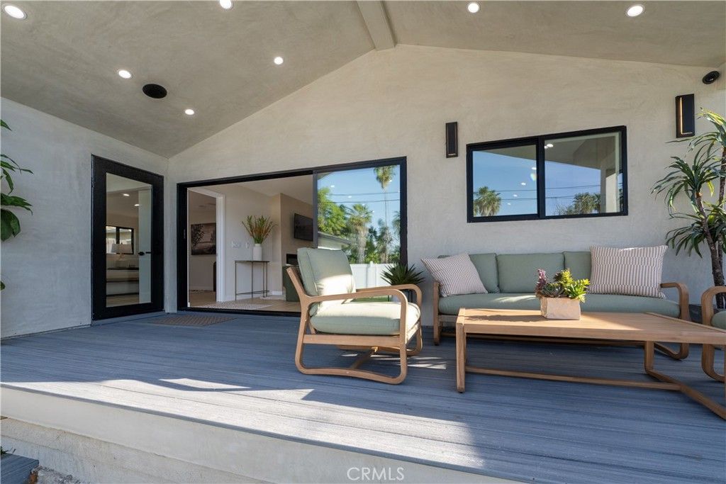 Photo of 17469 Bullock Street, Encino, CA 91316 (MLS # SR26059792)