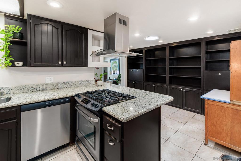 4737 Baylor Dr