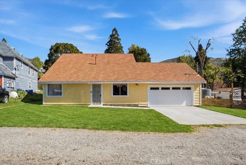 Photo of 13894 Meadow Ln, Lytle Creek, CA 92358 (MLS # IG26063351)