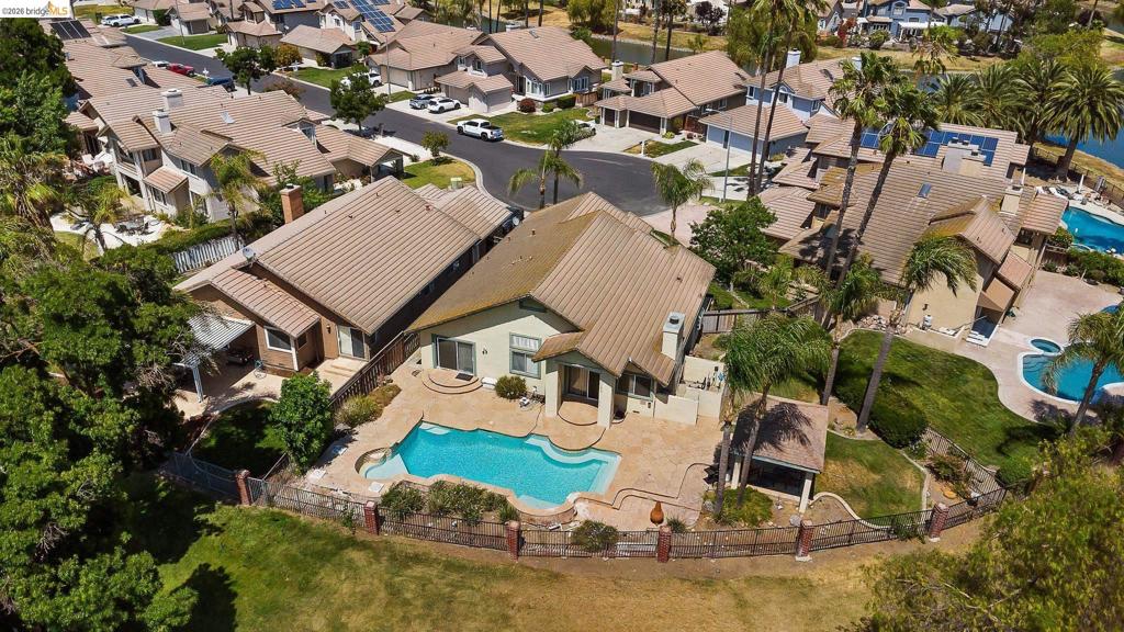 2244 Colonial Ct