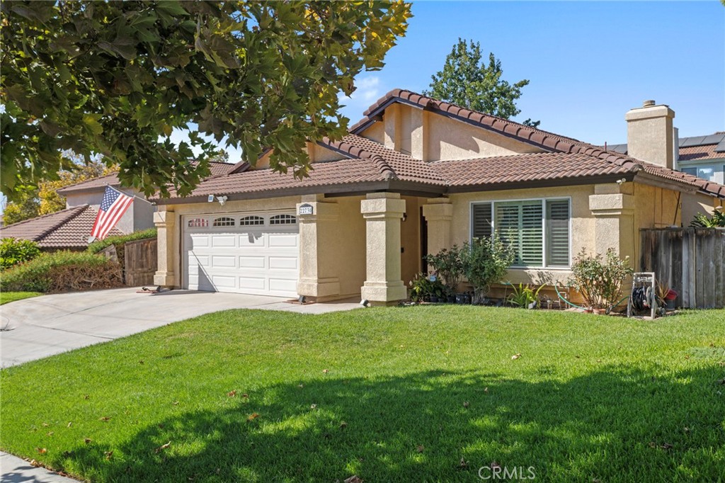 Movie in ready home, offers three bedrooms, two bathrooms, tile flooring, new carpet.