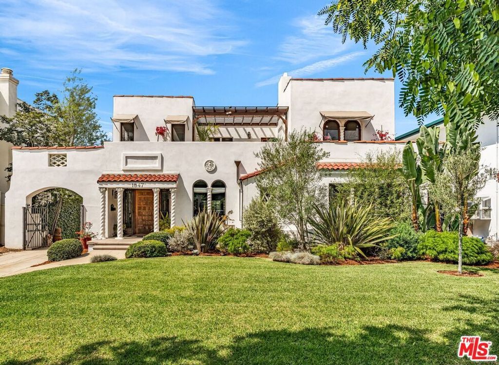 Photo of 1847 Virginia Road, Los Angeles, CA 90019 (MLS # 25600631)