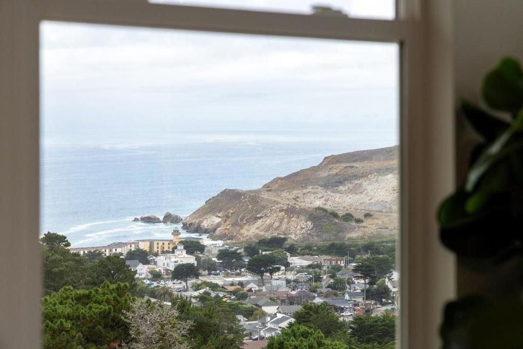 Photo of 815 Fassler Avenue, Pacifica, CA 94044 (MLS # ML82024693)