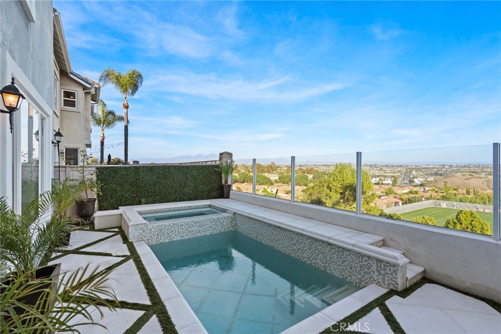 24 Lyon Ridge