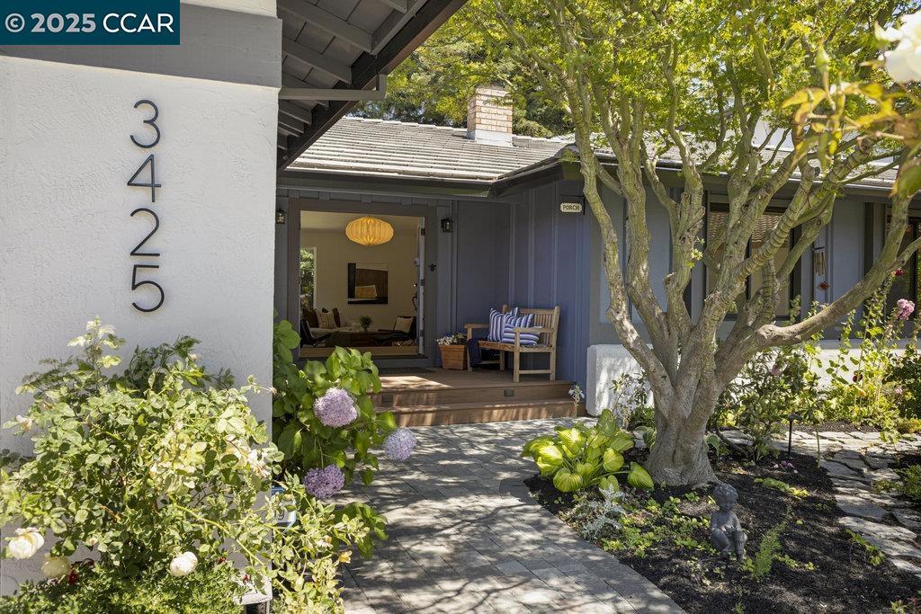 3425 Lanai Dr